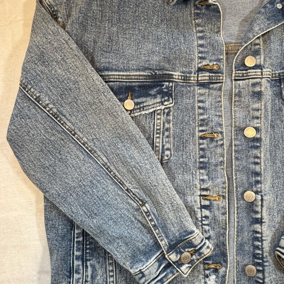 Kittenish Like-New, Never Worn Light Blue Distressed Oversized Denim Jean Jacket - Picture 3 of 8